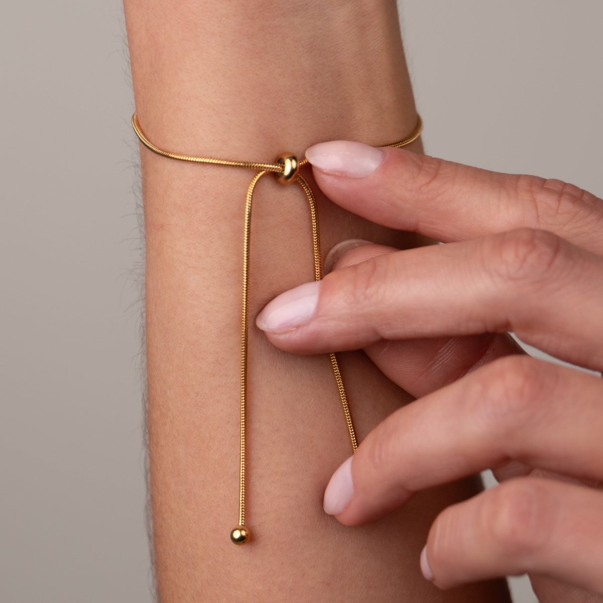 Pulseira Ajustável Fina Banhada em Ouro 18K