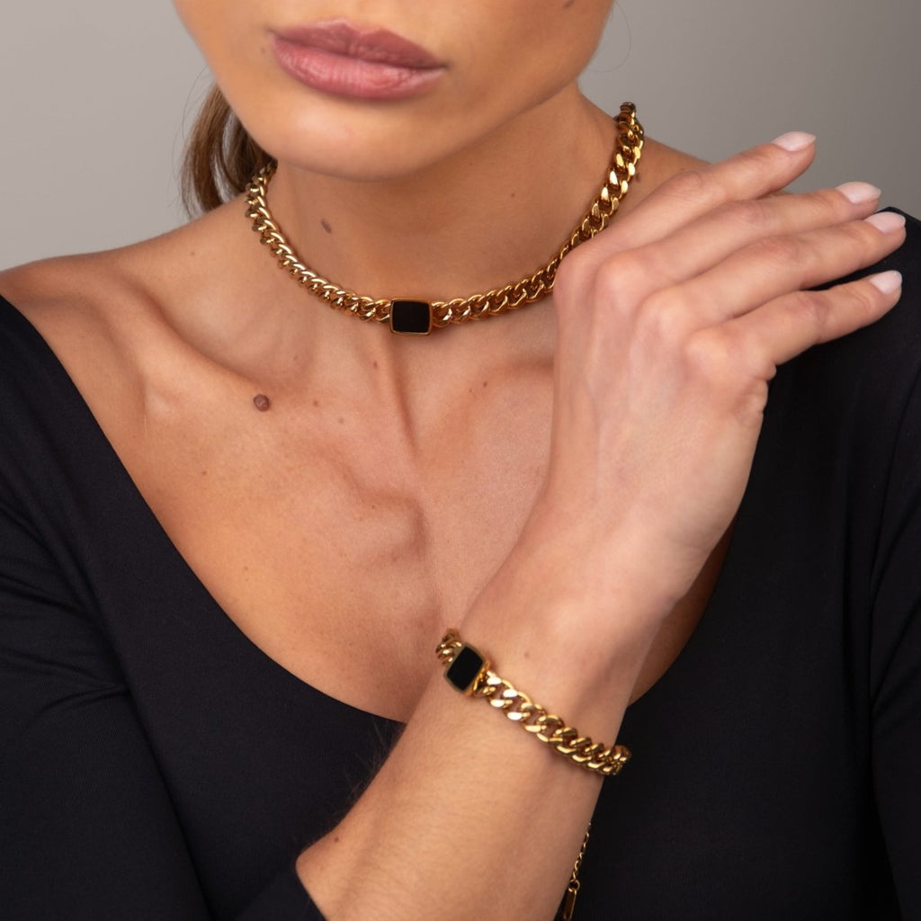 Pulseira de Corrente Pingente Ônix Banhado em Ouro 18K