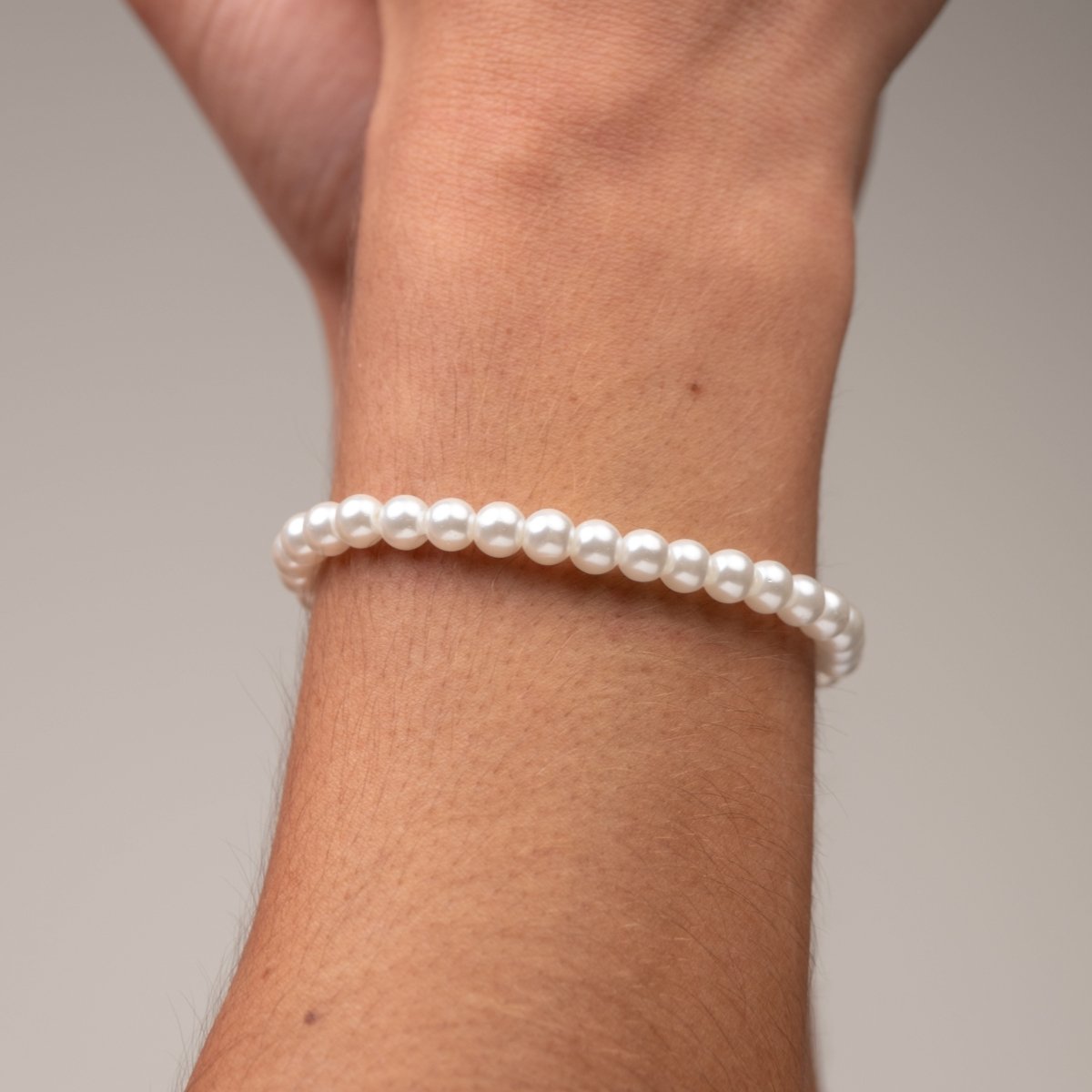 Pulseira de Pérolas Charm Banhada em Ouro 18K