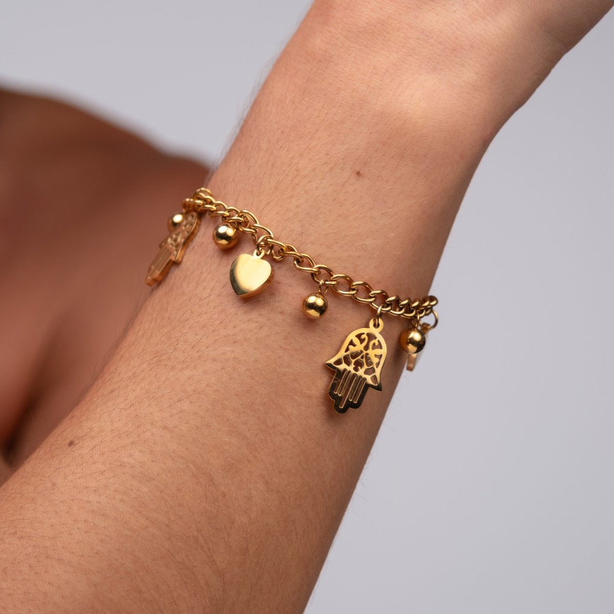 Pulseira Elos Pingente Coração e Hamsá Banhada em Ouro 18K