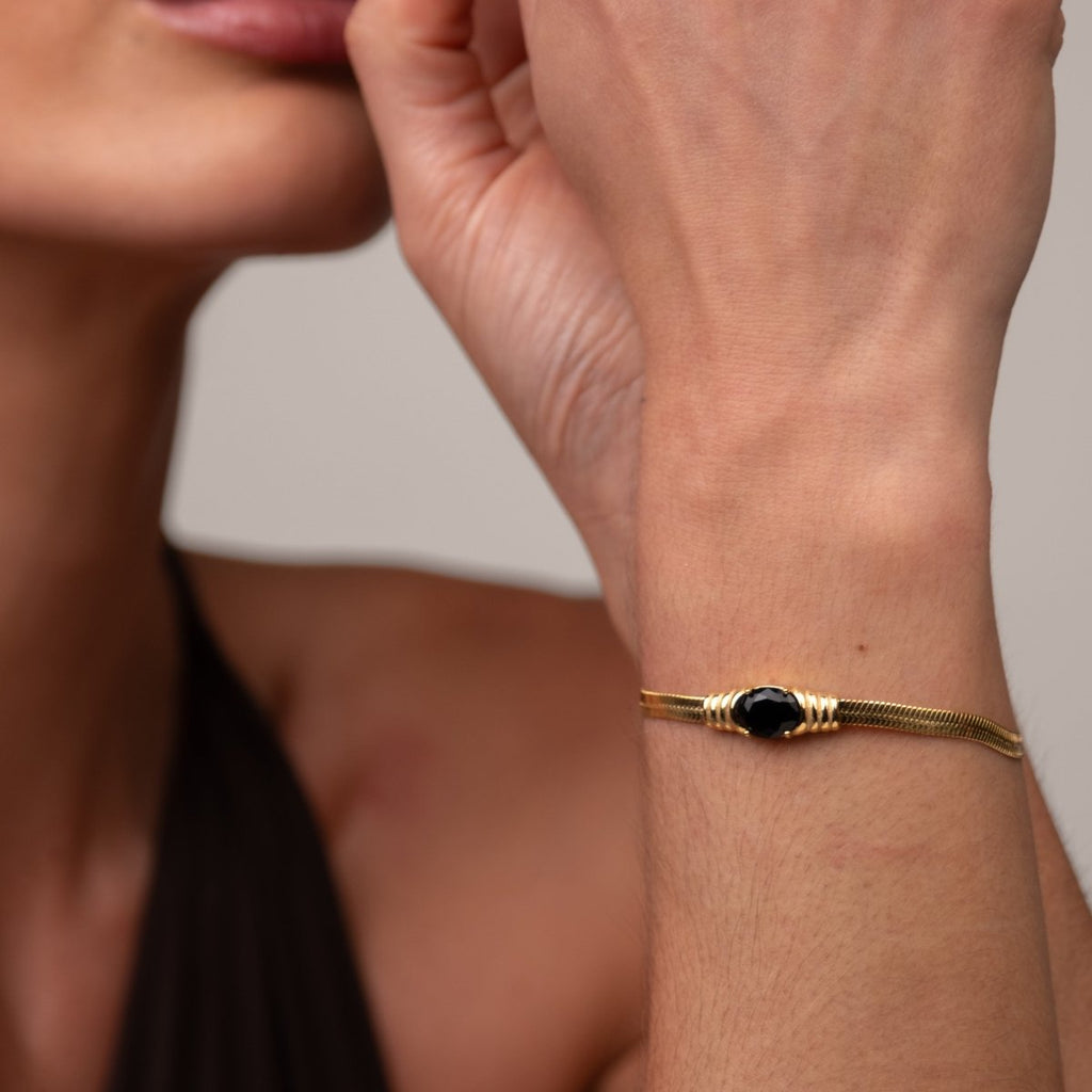 Pulseira Malha Pedra Ônix Banhado em Ouro 18K
