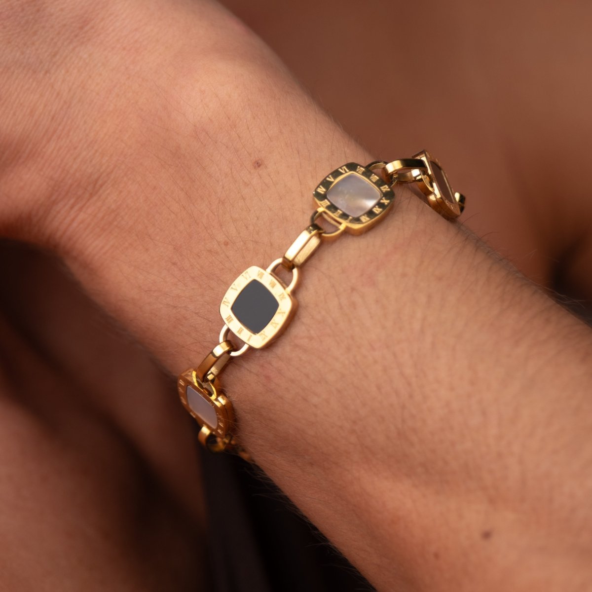 Pulseira Mono Quadrada Banhado em Ouro 18k