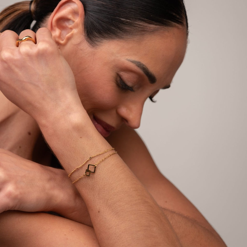 Pulseira Pingente Elo Quadrado Banhada em Ouro 18K