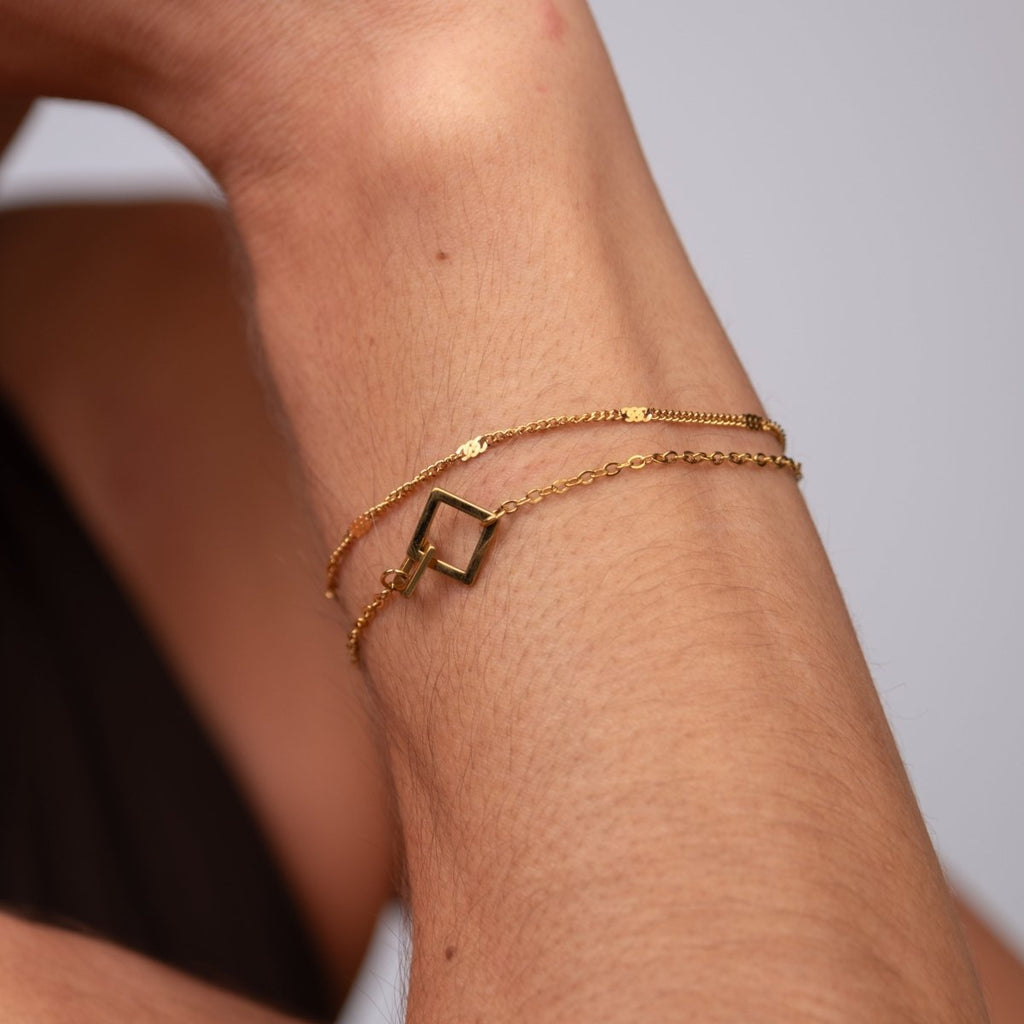 Pulseira Pingente Elo Quadrado Banhada em Ouro 18K