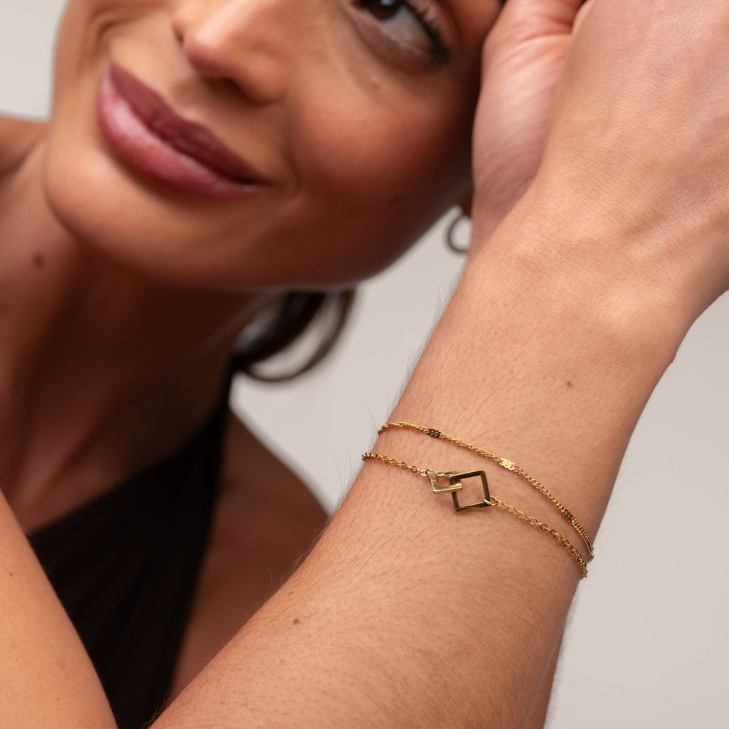 Pulseira Pingente Elo Quadrado Banhada em Ouro 18K